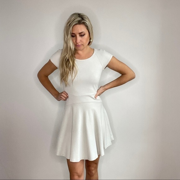 Diane Von Furstenberg Light Grey Fit & Flare Dress Size 4 - Picture 10 of 10